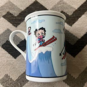 BETTY BOOP PORCELAIN COLLECTORS MUG